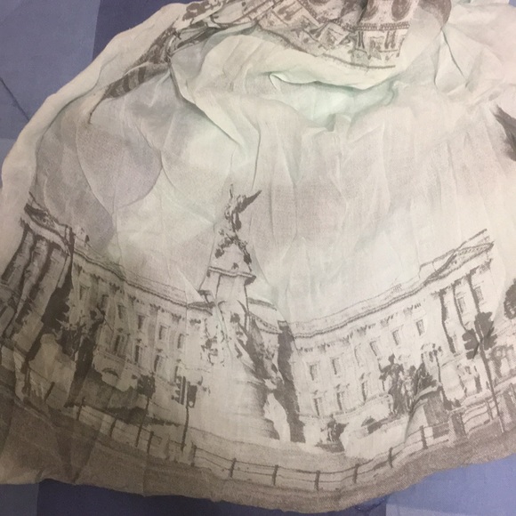 ❤️2 for $10 - City of London Infinity Scarf - Picture 2 of 4